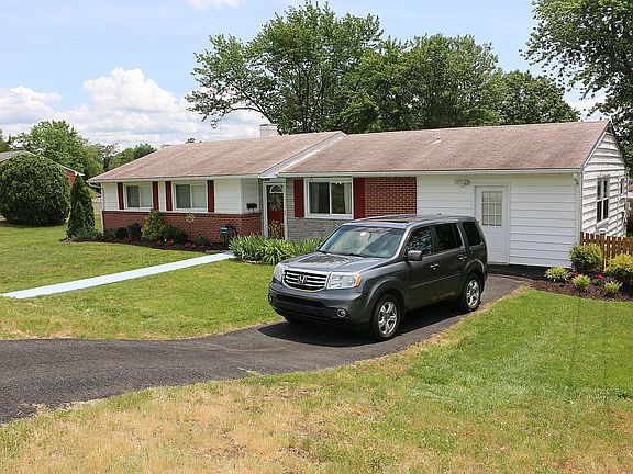 4th image of 4915 Upland Dr