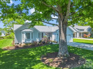 179 Kingfisher Ln, Mills River, NC 28759