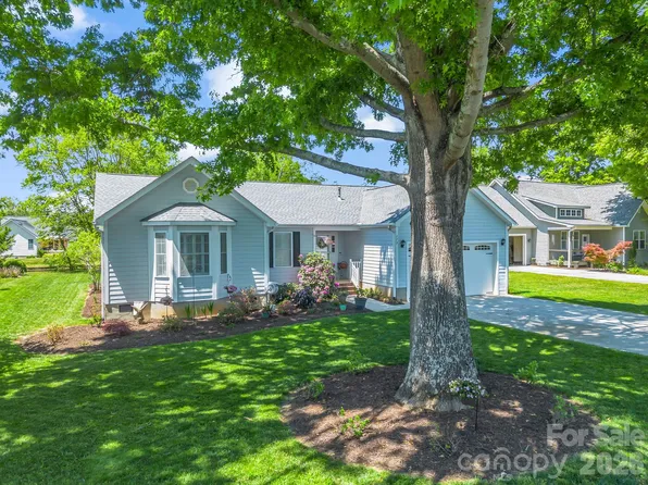179 Kingfisher Ln, Mills River, NC 28759