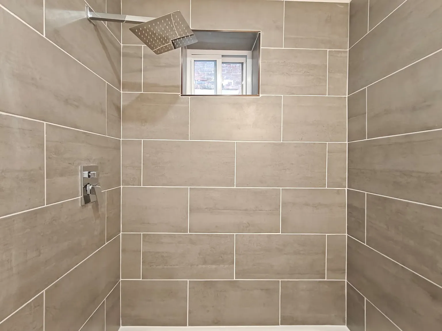 Gorgeous First floor with porch and backyard available Now! — Photo 4