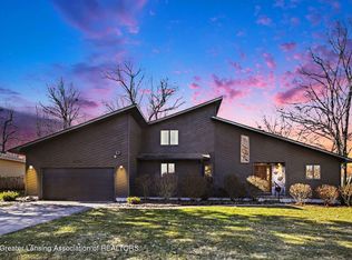 6319 Berner Ct, Grand Ledge, MI 48837