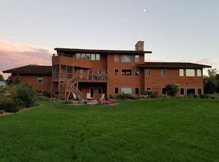 2035 Blacksmith Rd, Cedarburg, WI 53012