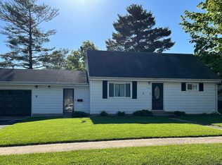 915 N 16th St, Rochelle, IL 61068