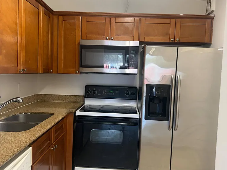 618 NW 13th St #360 — Photo 8