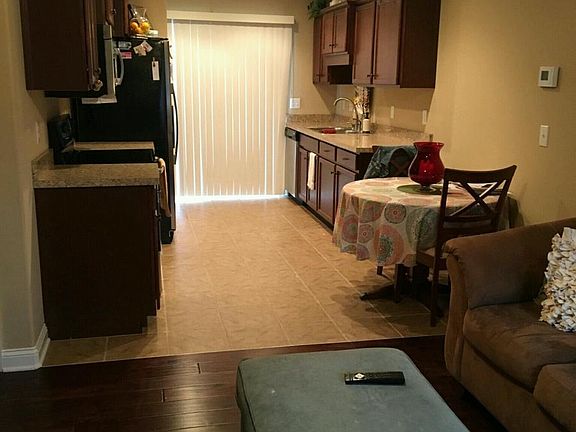 Open concept into great kitchen