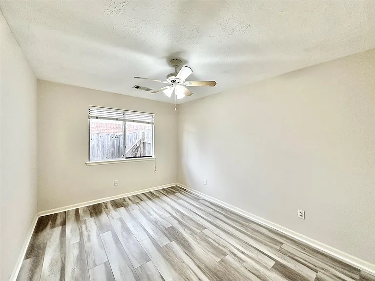 3907 Crystal Pass Ct — Photo 14