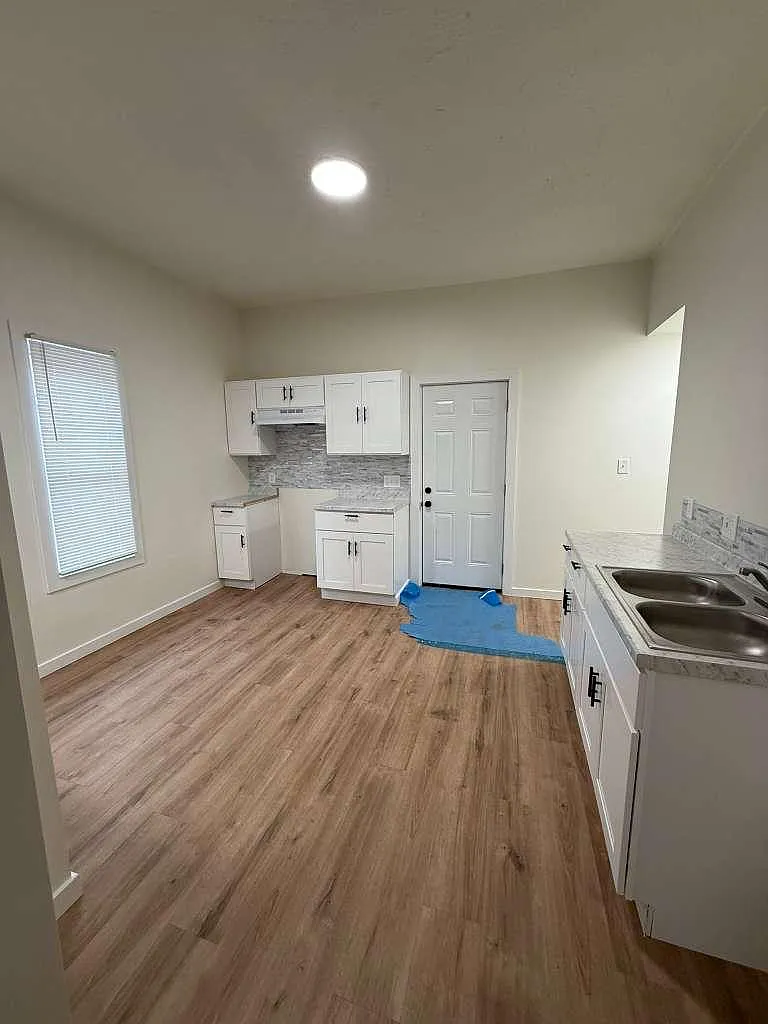 1 bed, $800 — Photo 1