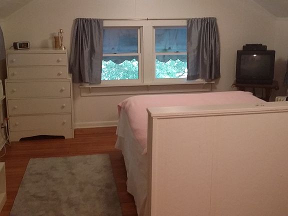 Main bedroom/garden view