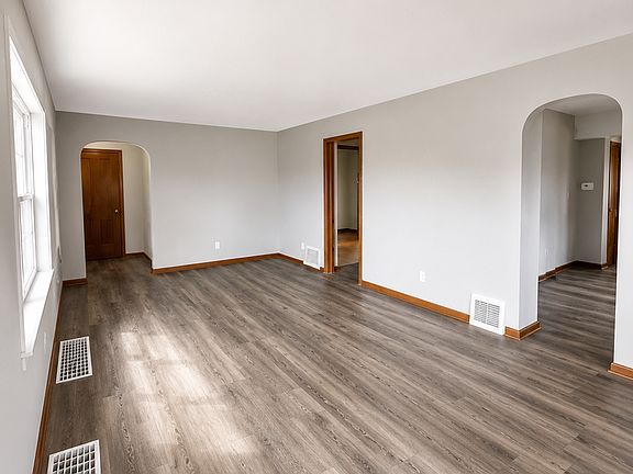 2nd image of 1502 S Champion Ave