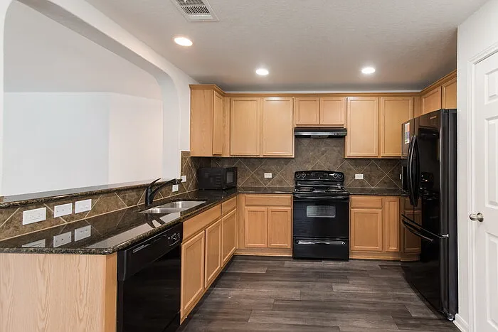 758 Great Oaks Dr — Photo 10