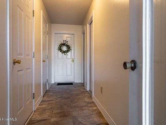 5th image of 422 Albemarle Boulevard Apt 12c