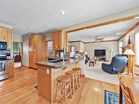 5th image of 8936 W 125th Ter
