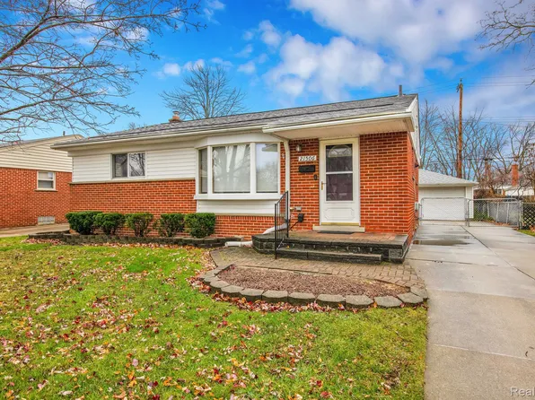 21506 Parkway St, Saint Clair Shores, MI 48082
