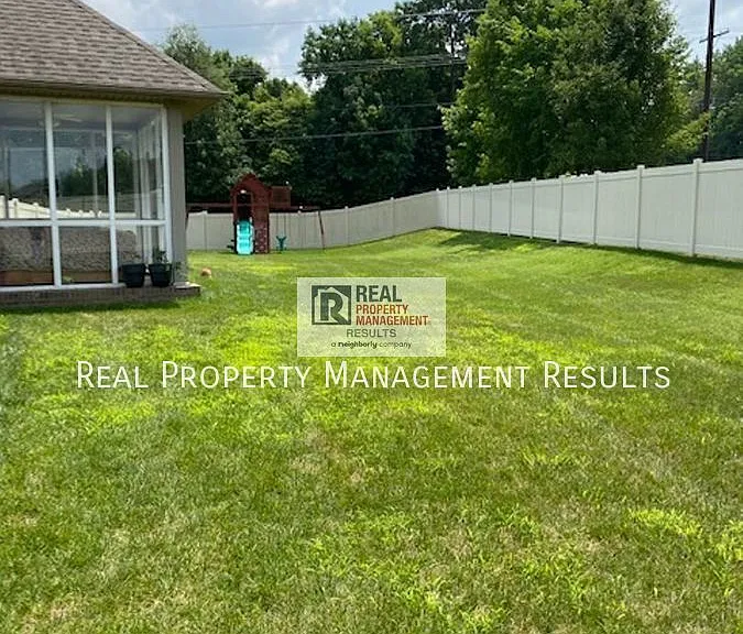 9399 Millicent Ct — Photo 33