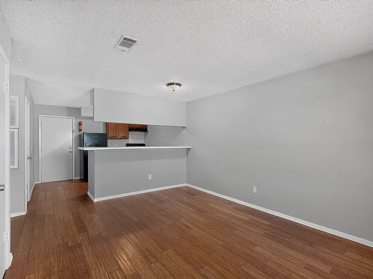 400 Raymond St #16 — Photo 14