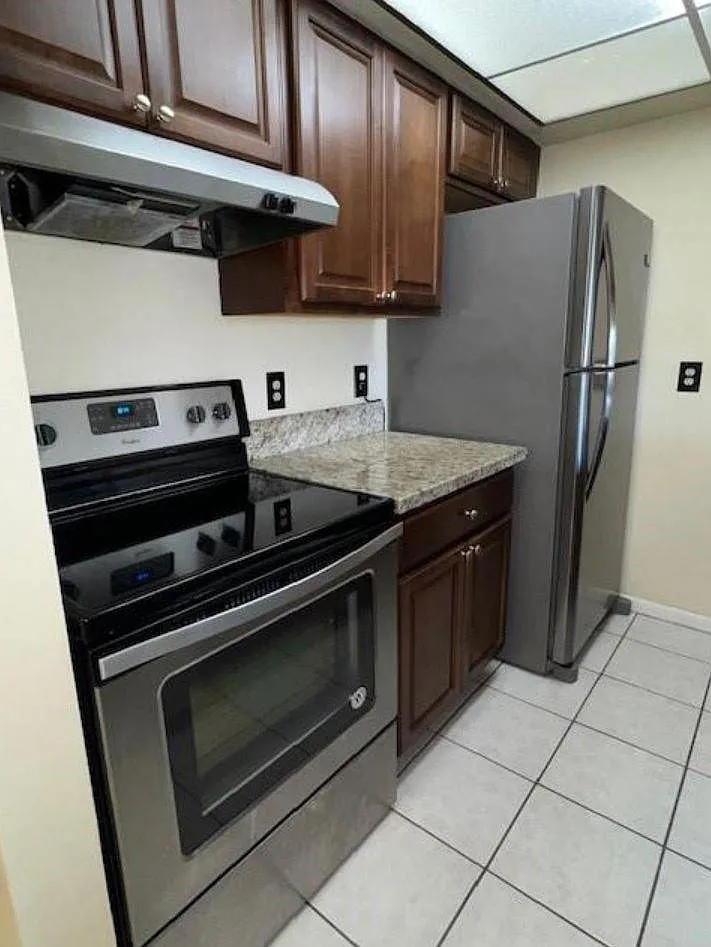 1 bed, 1.0 bath, 598 sqft, $1,525 — Photo 3
