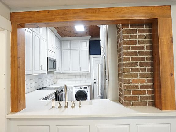 3rd image of 1912 Ridgewood St