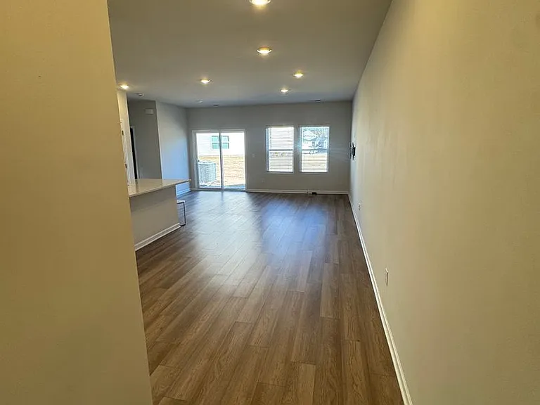 1066 Plumcrest Dr — Photo 6