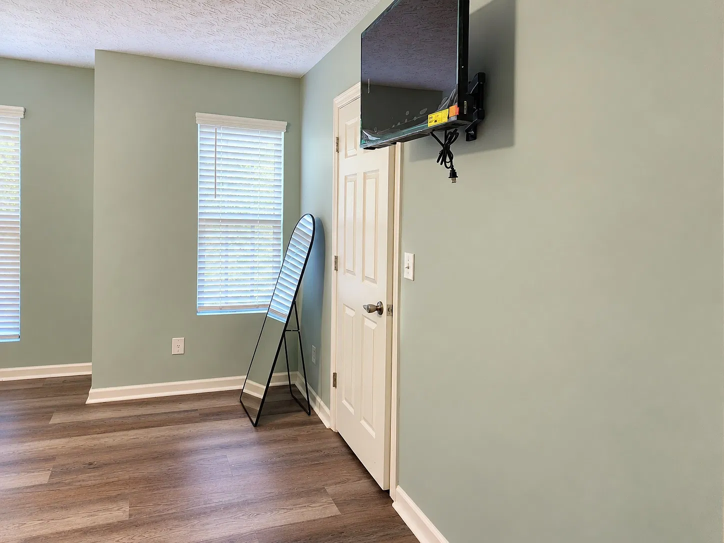 1 bed, 1.5 bath, $1,000 — Photo 3