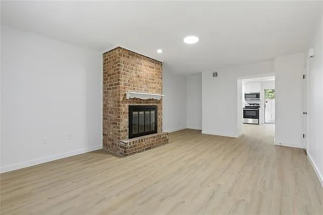 2 bed, 2.5 bath, 1300 sqft, $1,500 — Photo 3
