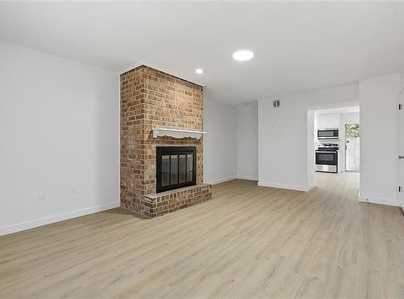 3rd image of 4479 Woodland Dr APT A