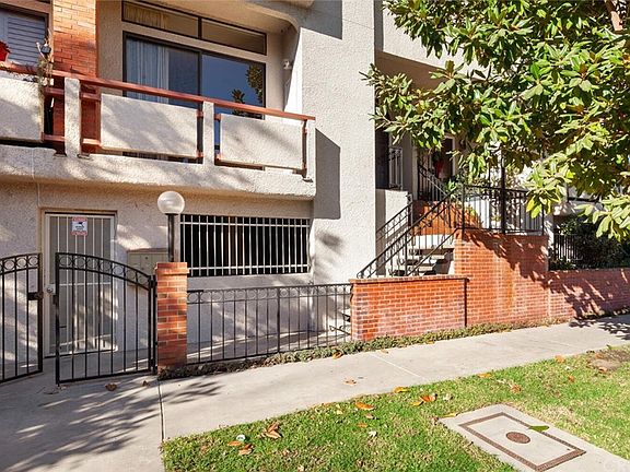 2nd image of 13434 Moorpark St APT 2