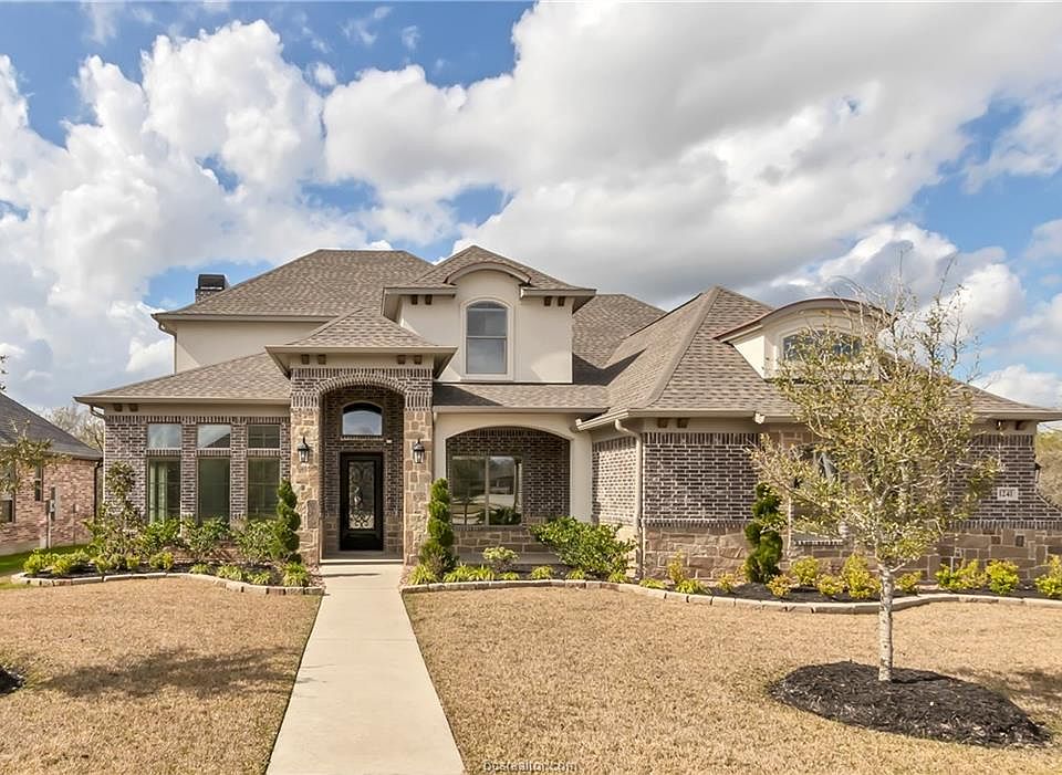 1st image of 1241 Quarry Oaks Dr