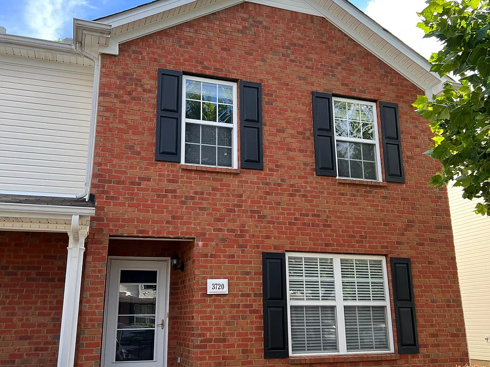 3720 Chippewa Pl