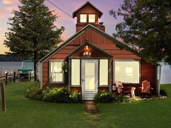 282 E Harbor Hwy, Maple City, MI 49664