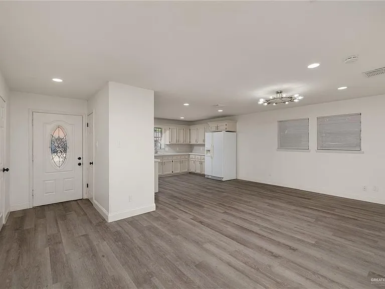 1716 W Gastel Cir #1 — Photo 2