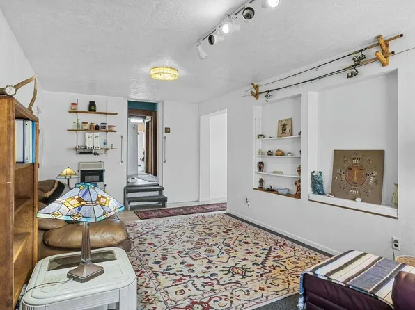 36 Albers Valley Rd, Regina, NM 87046