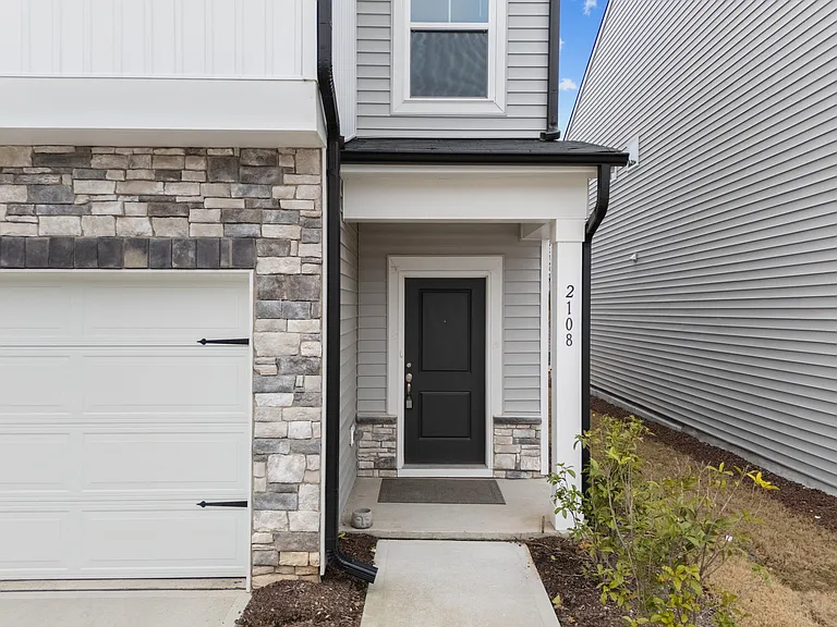 2108 Regal Dr — Photo 5