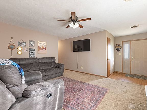 5th image of 749 Calderwood Ct