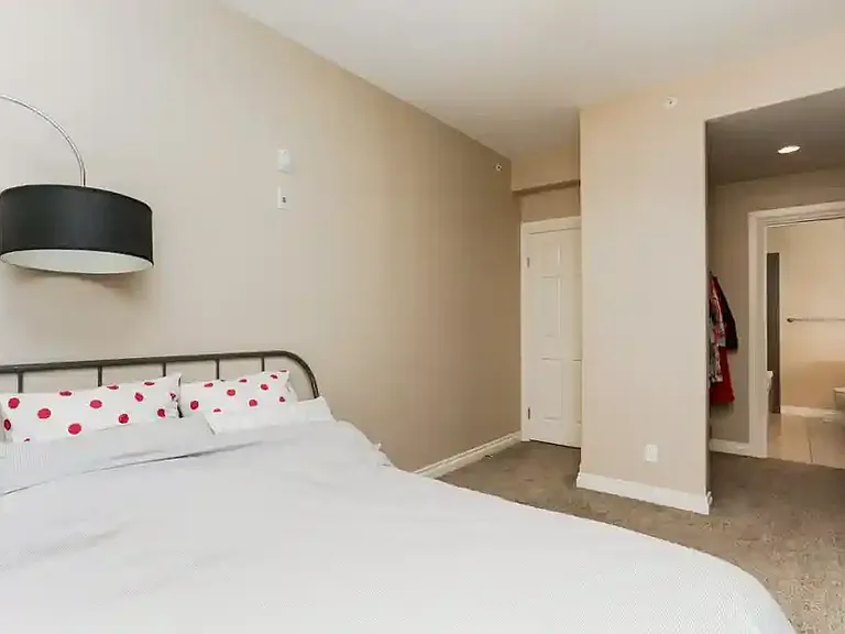 10625 Kingsway NW #202 — Photo 6