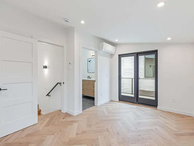 614 NW Federal St — Photo 8