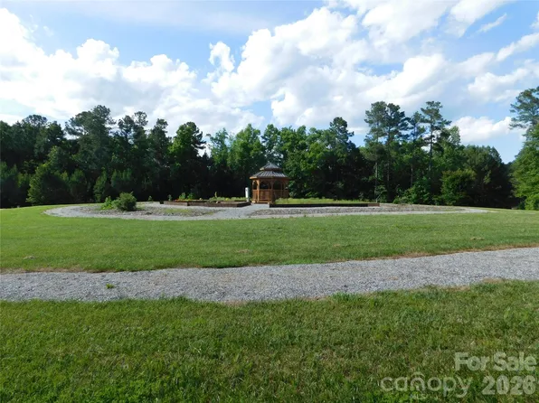 139 W Settings Blvd NW #106, Valdese, NC 28690