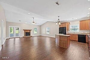 3rd image of 873 Battlecreek Way