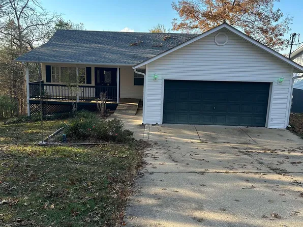 100 Powhatan Dr, Cherokee Village, AR 72529