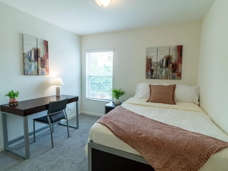 The King Apartments — Photo 11