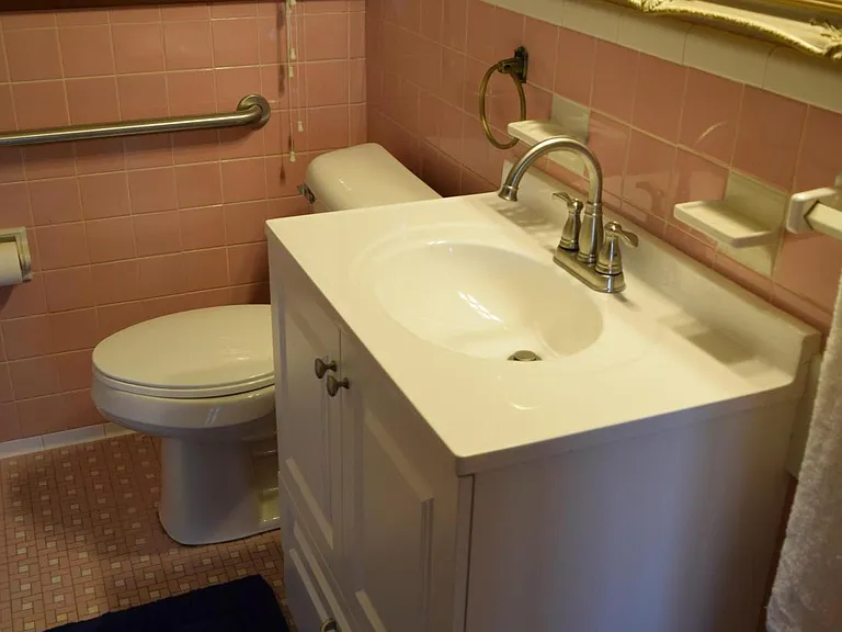 2459 Medford St — Photo 33