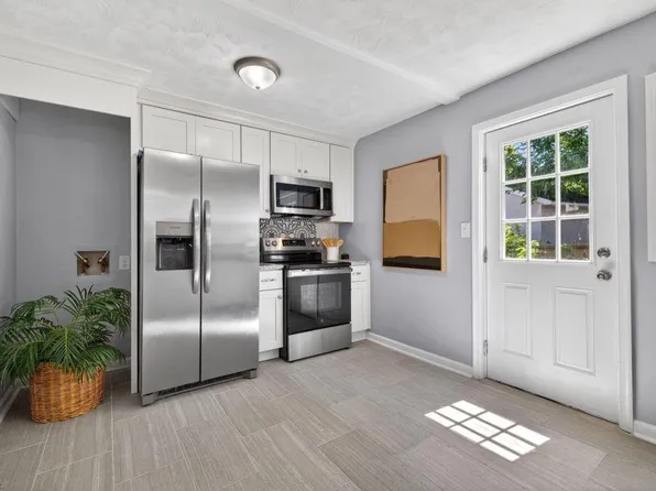 4611 Robin Hood Rd, Norfolk, VA 23513