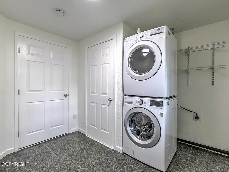 2701 Lake Otis Pkwy — Photo 12