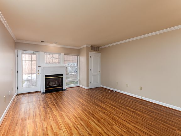 4th image of 6940 Fairfax Dr #100-1