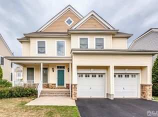 4 Osprey Dr, South Amboy, NJ 08879
