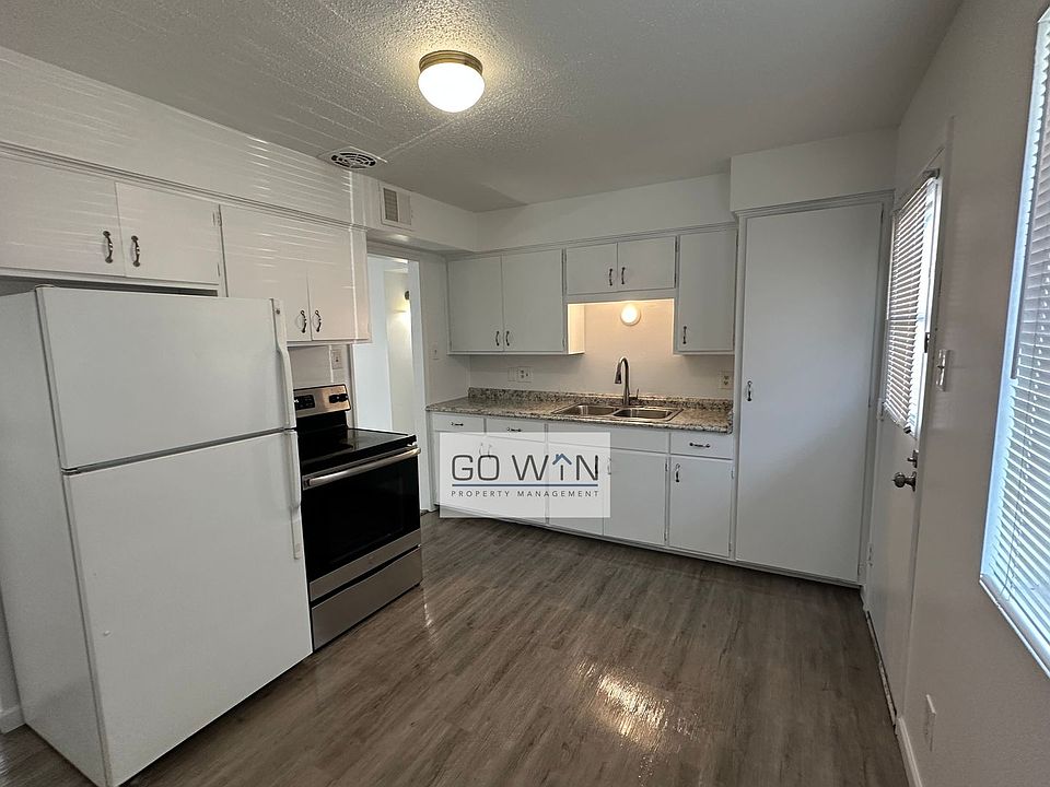 1st image of 1626 W Denton Ln #3