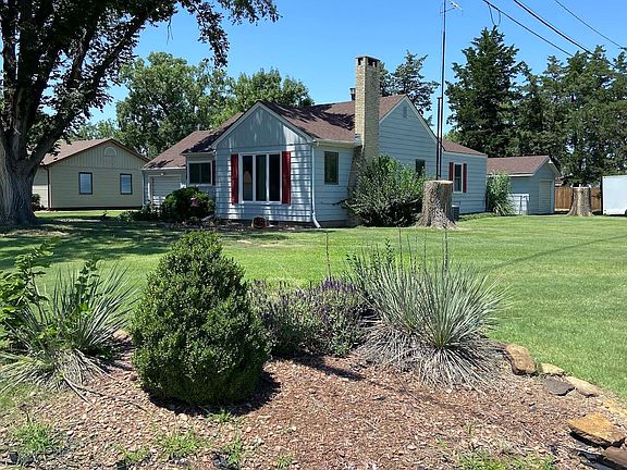 3rd image of 414 Beverly Dr