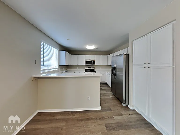 11821 W Cortez St — Photo 4