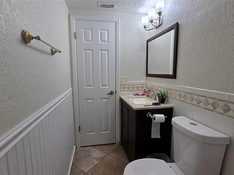 7340 Brentwood Dr — Photo 26