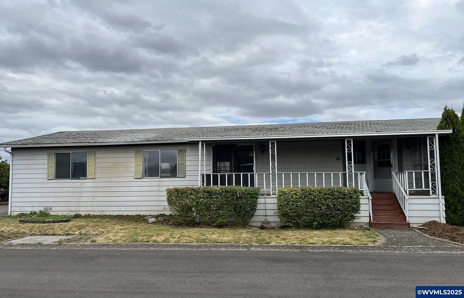 5422 Portland Rd NE Unit 129 photo 1