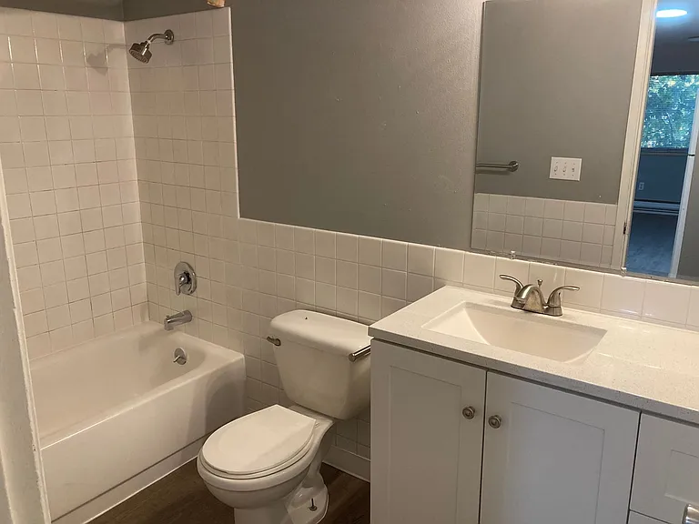 Eagle Court Apartments — Photo 48